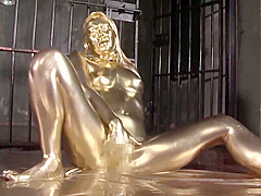 COPPER-GOLDEN PAINT SLAVE MAIKA masturbation