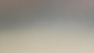 激しくシコる10代少年