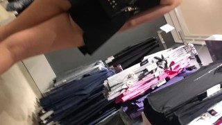 public upskirt teen with no panties