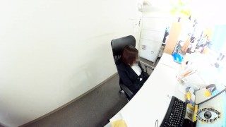 Shining the light and camera on the pussy while