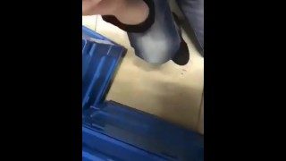 スマホ個人撮影 セブンのバイト中にバックヤードでフェラしてる