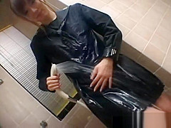 Asian coed show assets in shower