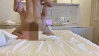 びしょびしょおまんこからパンパンと鳴り響く日本人男女の中出しSEX「いっぱい出た❤️」「気持ちよかった❤️」とどすけべ全開