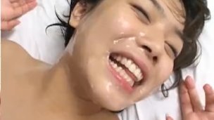 Asian Model gets a sloppy cum facial