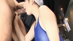 Asian schoolgirls have swimming glasses