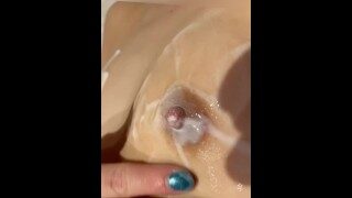 【個人撮影Rena23歳】#19 乳首にクリーム塗られなが電マが気持ちいい