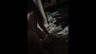 個人撮影　日本人素人　低身長ギャル　近くに人がいるのに昼間から　中出し