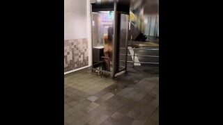 公共の外で屋外の公衆電話変態日本人-未修正の視点笑剃毛無毛