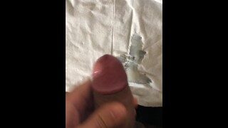 包茎ちんぽのオナニー　日本人ゲイ男子がティッシュに射精　喘ぎがエロい