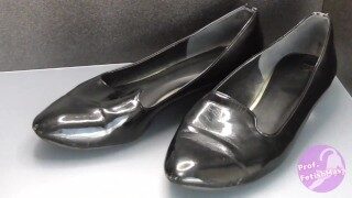 Shoe fetishism 靴フェチ　黒いパンプスにぶっかける