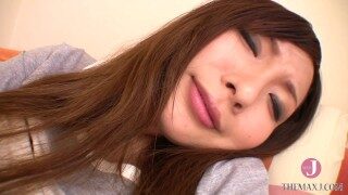 茶髪のギャル系美女が1人でオナニー、可愛い乳首とオマンコで感じまくる！