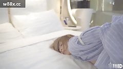 Playing with a girl’s tight pussy