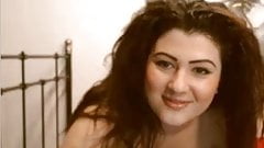 SEXY AND BEAUTIFUL GIRL SHOWS PUSSY