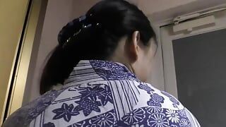 Hot spring trip with big-breasted beauties and cumming 2